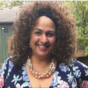 Meet your Posher, Debra